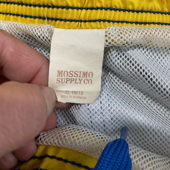 Mossimo supply Co Mens trunks size Xl 16/18 - Picture 4 of 8